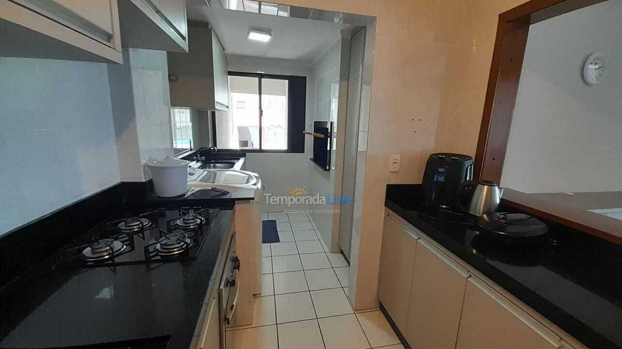 Apartamento para aluguel de temporada em Itapema (Meia Praia)