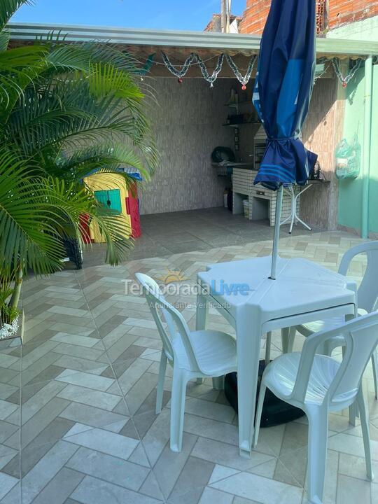 Casa para aluguel de temporada em Praia Grande (Vila Mar)