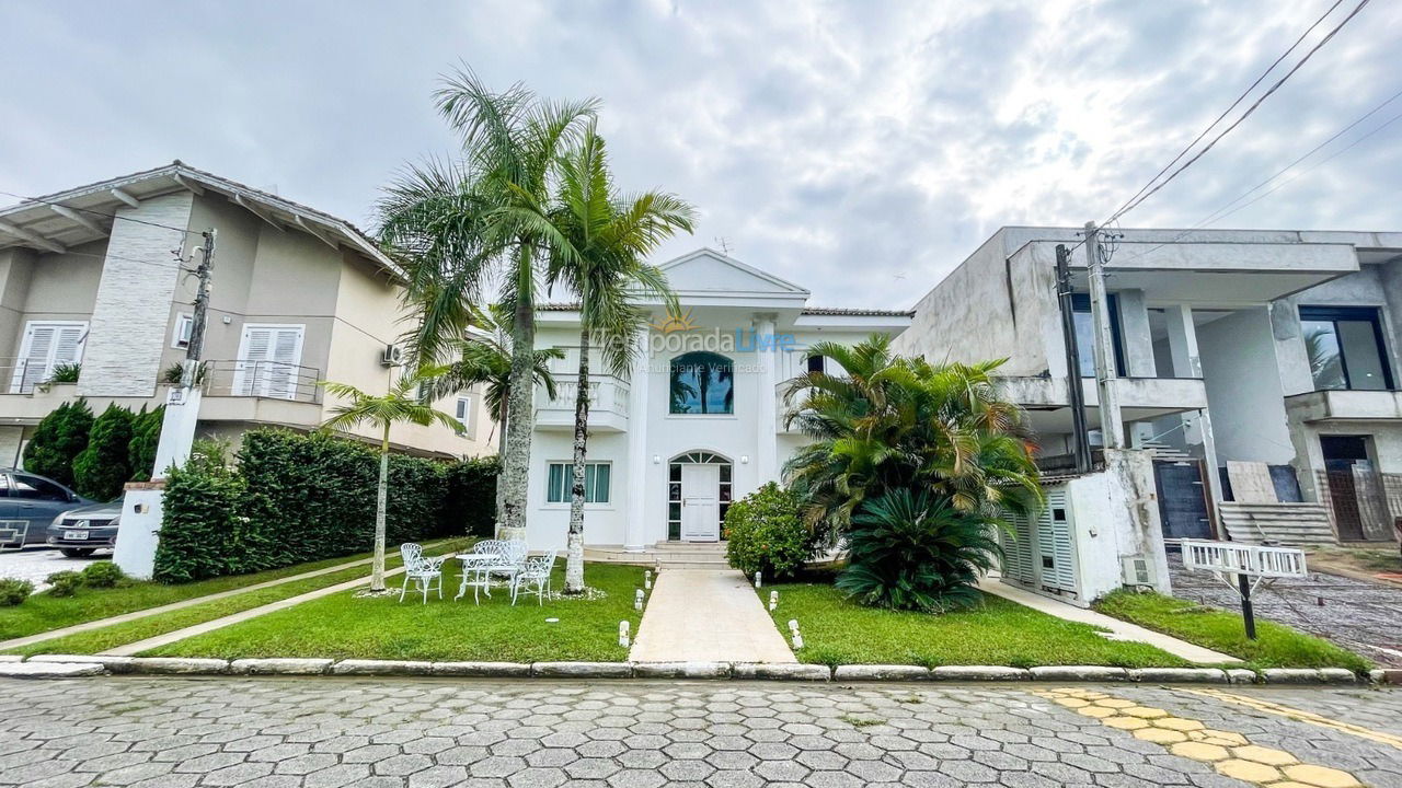 Casa para aluguel de temporada em Guarujá (Praia do Pernambuco)