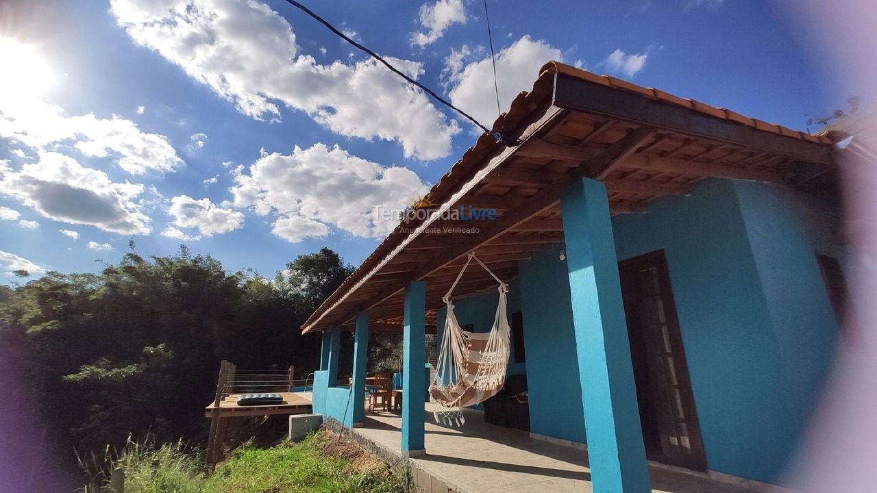 Casa para aluguel de temporada em São Bento do Sapucaí (Bairro do Pinheiro)