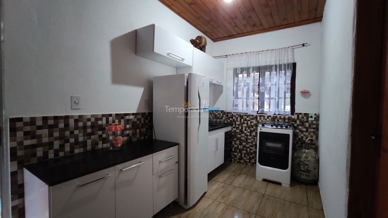 Casa para alquiler de vacaciones em São Bento do Sapucaí (Bairro do Pinheiro)