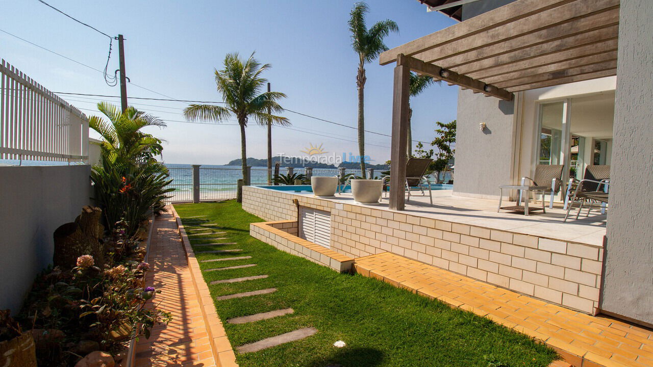 Casa para aluguel de temporada em Bombinhas (Praia de Bombinhas)