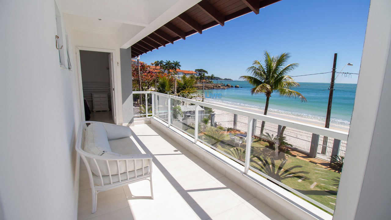 Casa para aluguel de temporada em Bombinhas (Praia de Bombinhas)