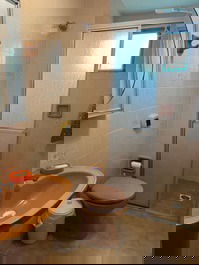 Great fit 1 suite plus 1 bedroom with AC, 1 bedroom with fan