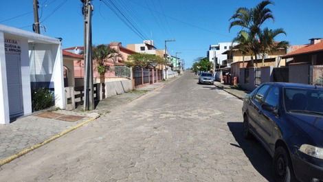 Excelente apartamento com vista mar na Prainha, 2 AC, 1 garagem