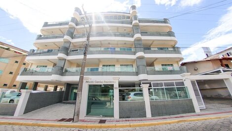 Aluguel apartamento com vista mar em Bombas