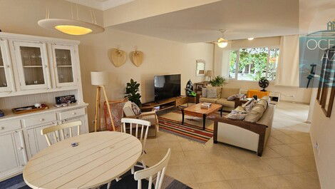 Casa en Alquiler Vacacional - Juquehy - condominio, a 160m de la playa, con 4...