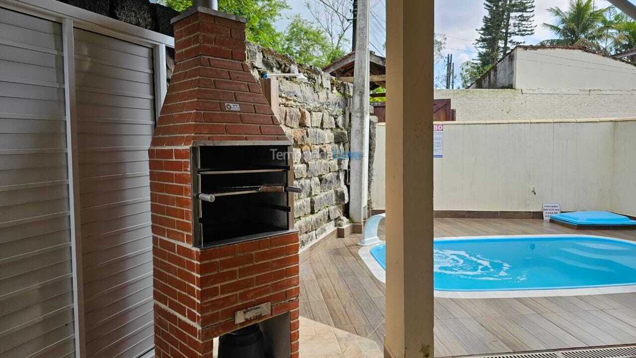 Casa para aluguel de temporada em Ubatuba (Sapê)