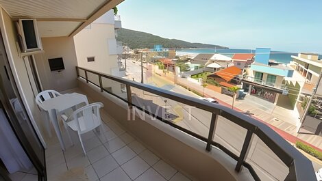 Apartamento en alquiler frente a 2 dormitorios y vista al mar.