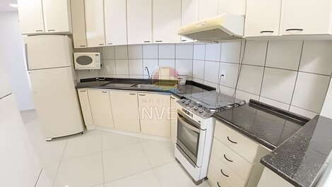 Se alquila apartamento de 3 habitaciones en avenida principal