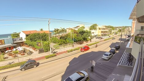 Se alquila apartamento de 3 habitaciones en avenida principal