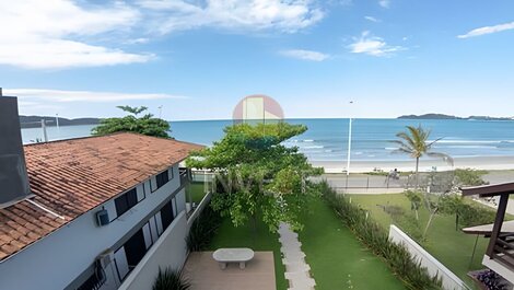 Se alquila ático dúplex frente al mar en Bombas