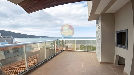 Duplex penthouse for rent facing the sea in Bombas