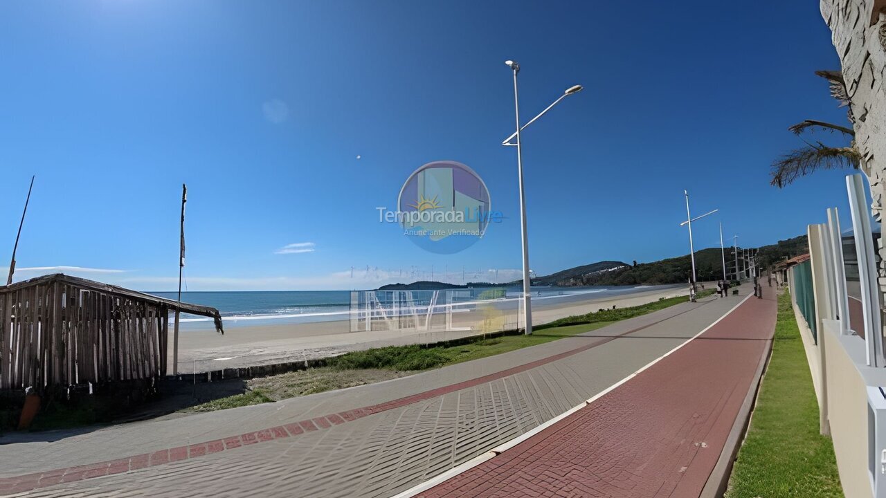 Apartamento para aluguel de temporada em Bombinhas (Praia de Bombas)