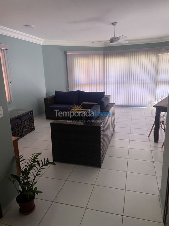 Apartamento para aluguel de temporada em Guarujá (Enseada)