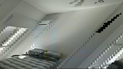 Casa de playa a cuadra del mar con piscina, aire acondicionado, TV y WI FI