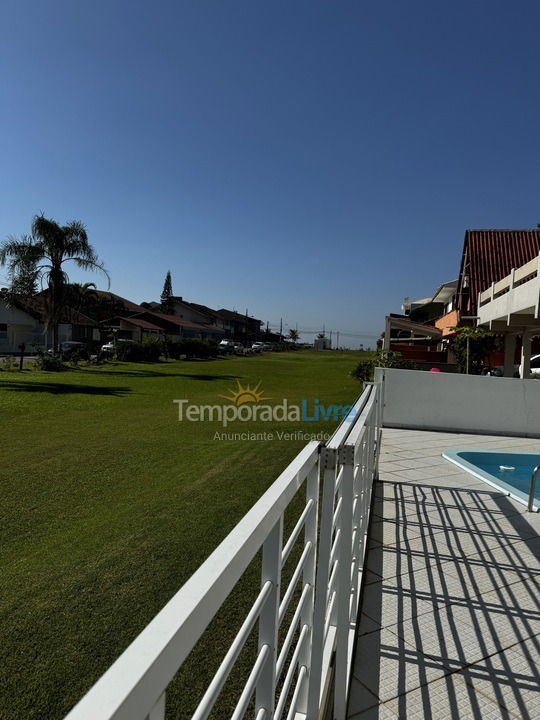 Casa para aluguel de temporada em São Francisco do Sul (Enseada)