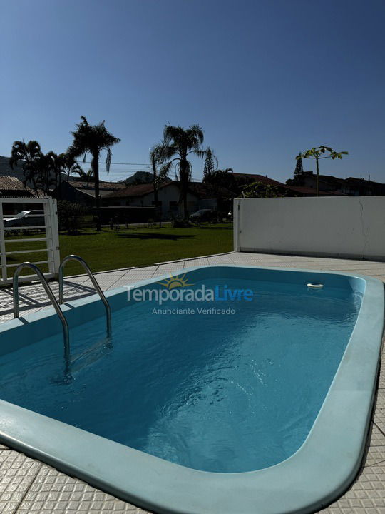 Casa para aluguel de temporada em São Francisco do Sul (Enseada)