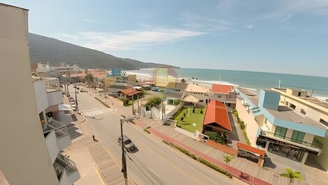 Ático en alquiler con vistas panorámicas a la playa