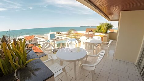 Ático en alquiler con vistas panorámicas a la playa