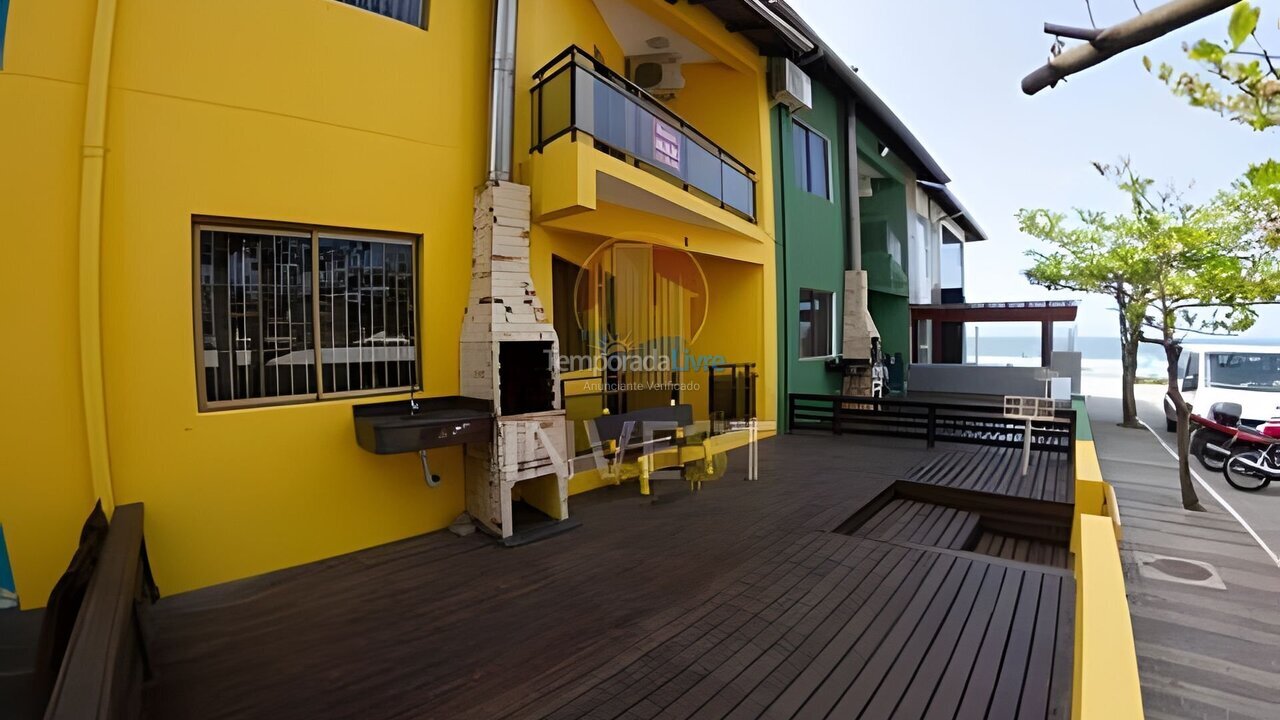 Casa para aluguel de temporada em Bombinhas (Praia de Bombas)