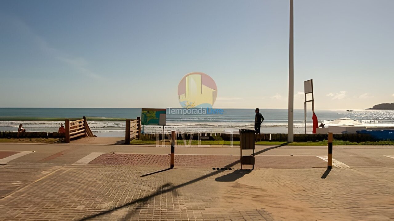 Casa para aluguel de temporada em Bombinhas (Praia de Bombas)