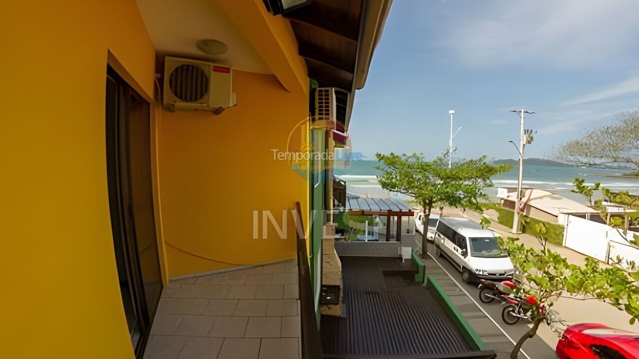 Casa para aluguel de temporada em Bombinhas (Praia de Bombas)