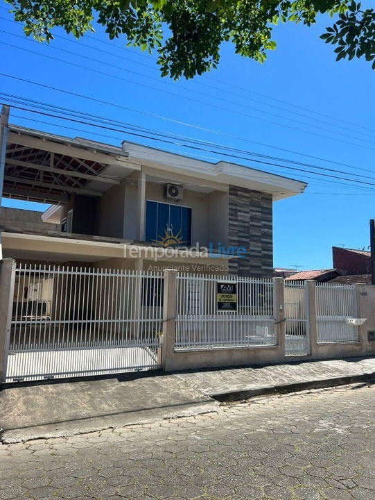 Casa para alquiler de vacaciones em São Francisco do Sul (Enseada)