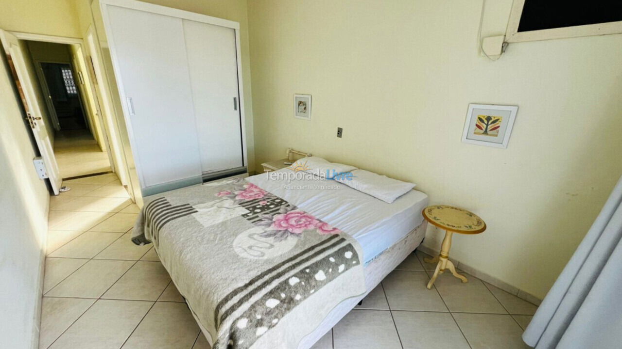 Casa para aluguel de temporada em Bombinhas (Praia de Bombas)
