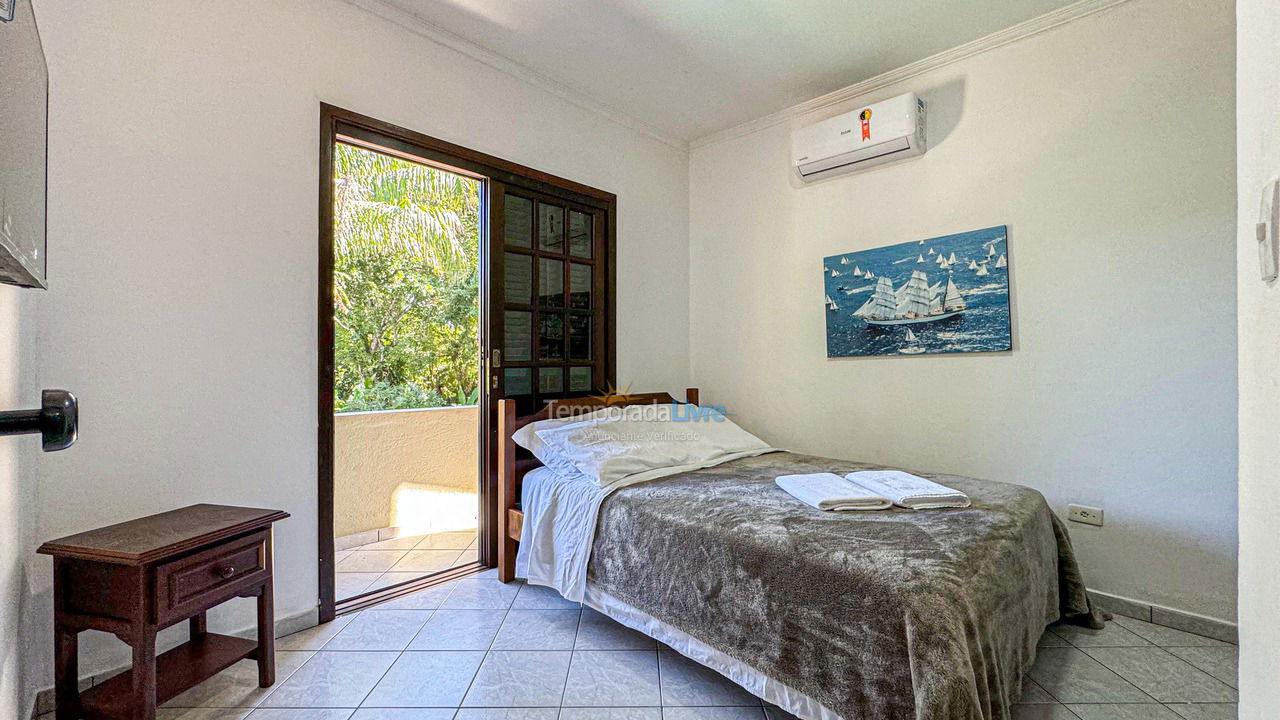 House for vacation rental in Bertioga (Praia de Guaratuba)