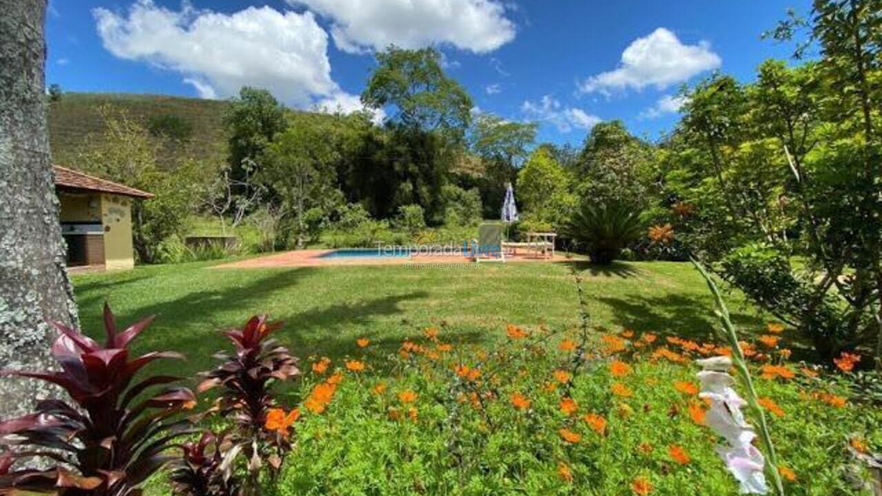 Granja para alquiler de vacaciones em Paraíba do Sul (Sebollas)