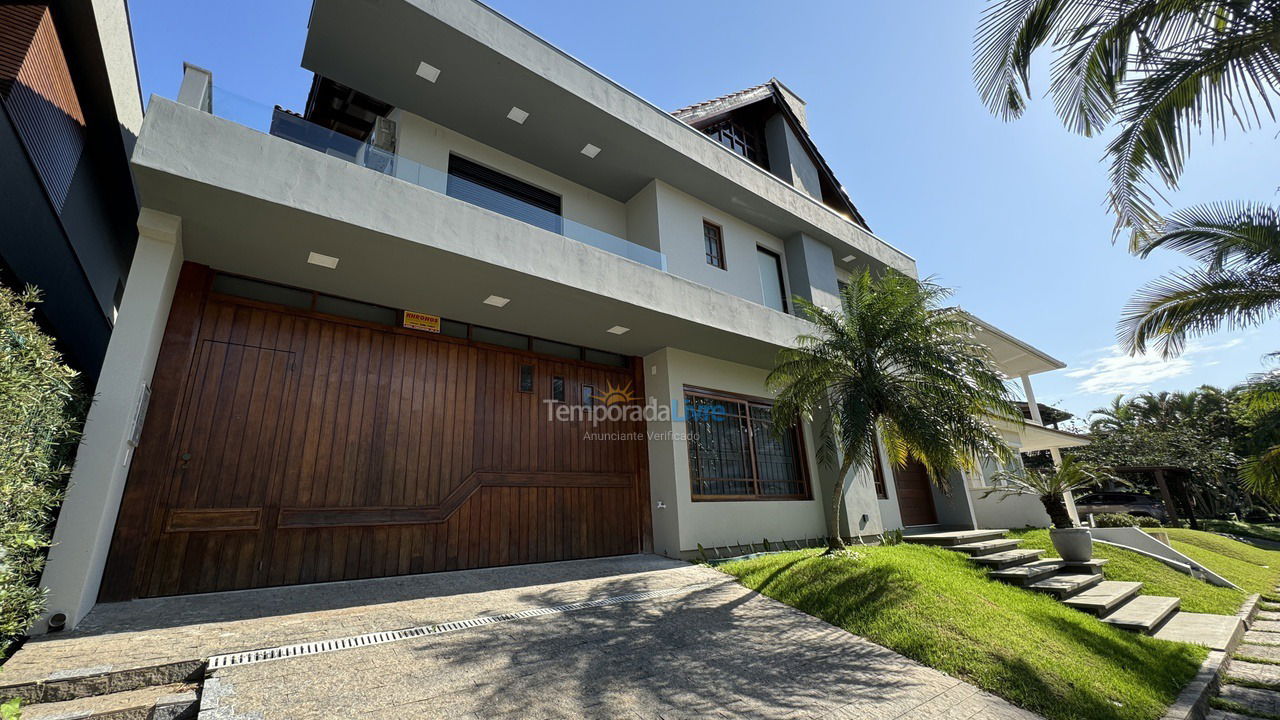 House for vacation rental in Florianopolis (Jurerê Internacional)