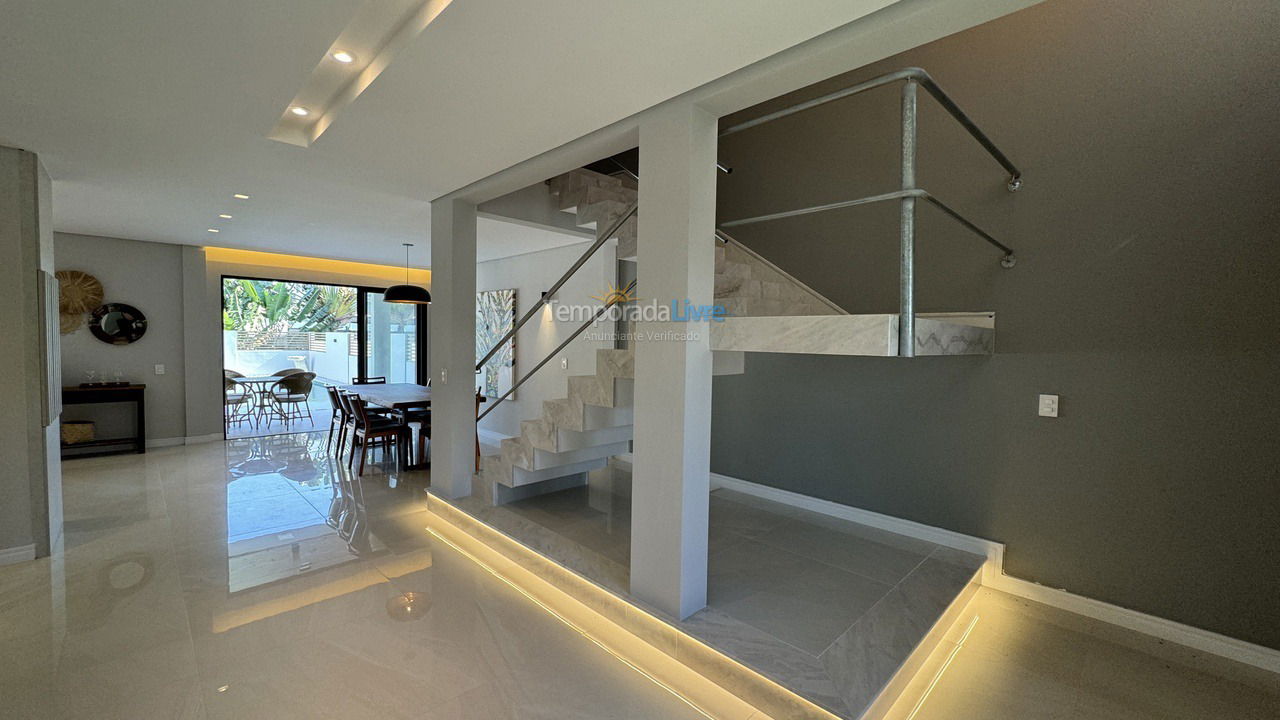 House for vacation rental in Florianopolis (Jurerê Internacional)