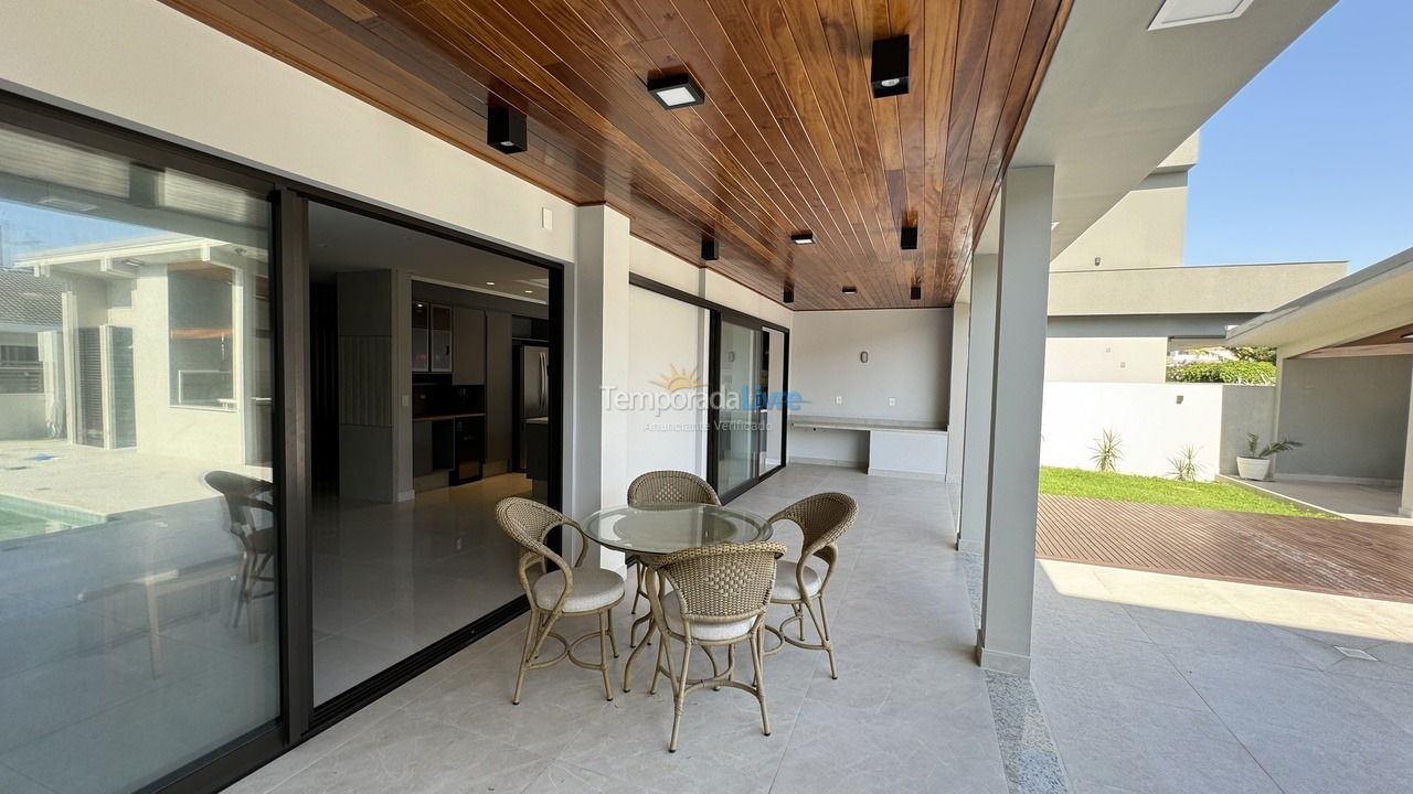 Casa para alquiler de vacaciones em Florianopolis (Jurerê Internacional)