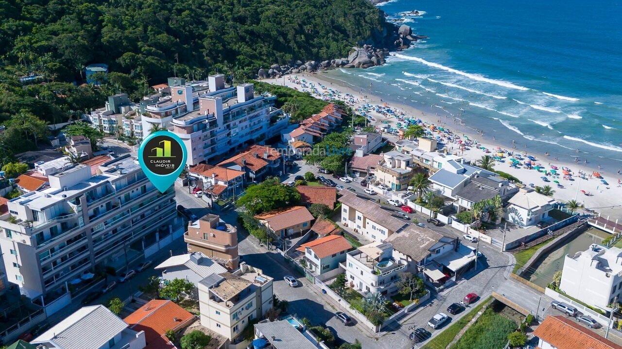 Chácara / sítio para aluguel de temporada em Bombinhas (Praia de Bombas)