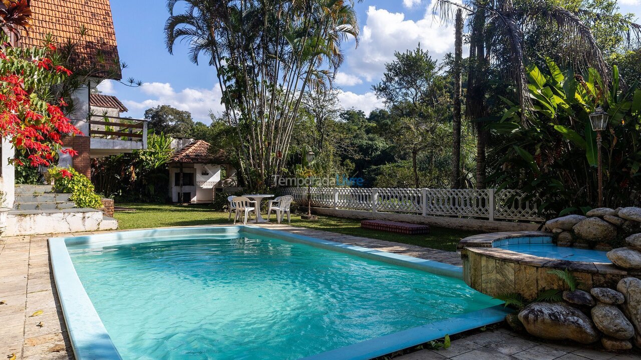 Casa para alquiler de vacaciones em Arujá (Parque Jacarandá)