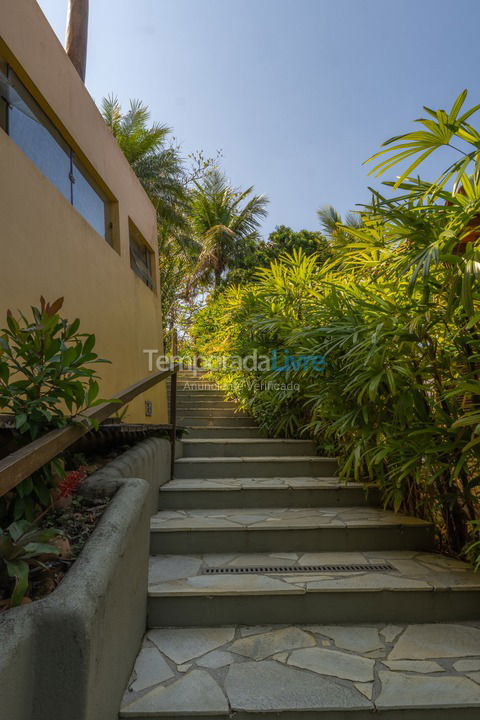 Casa para aluguel de temporada em Ubatuba (Ponta das Toninhas)