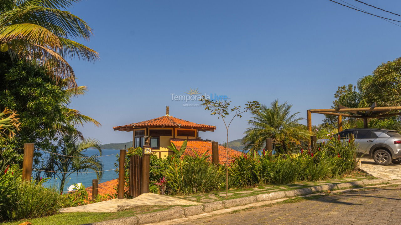 House for vacation rental in Ubatuba (Ponta das Toninhas)