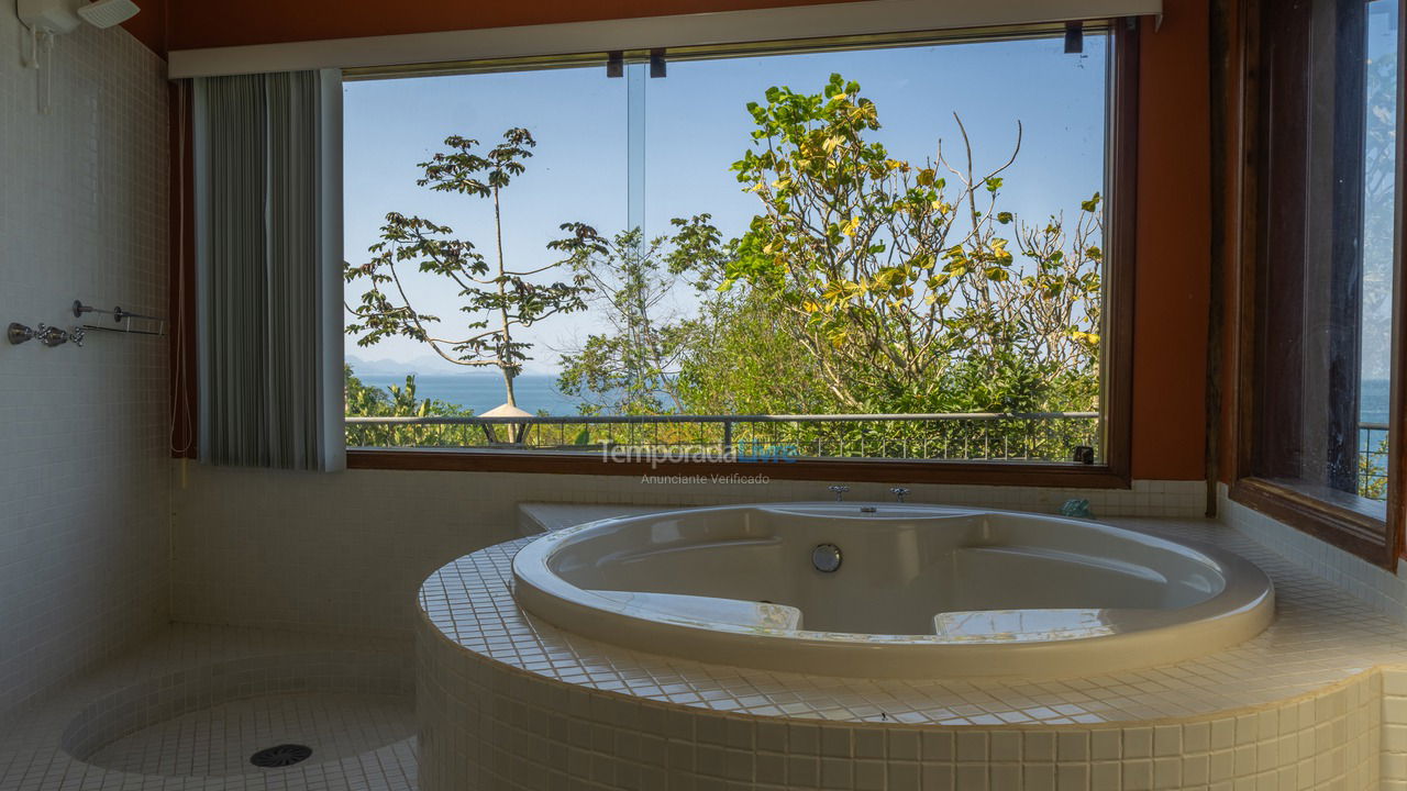 House for vacation rental in Ubatuba (Ponta das Toninhas)