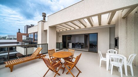 255 - High standard penthouse with 03 suites, Cond. with pool