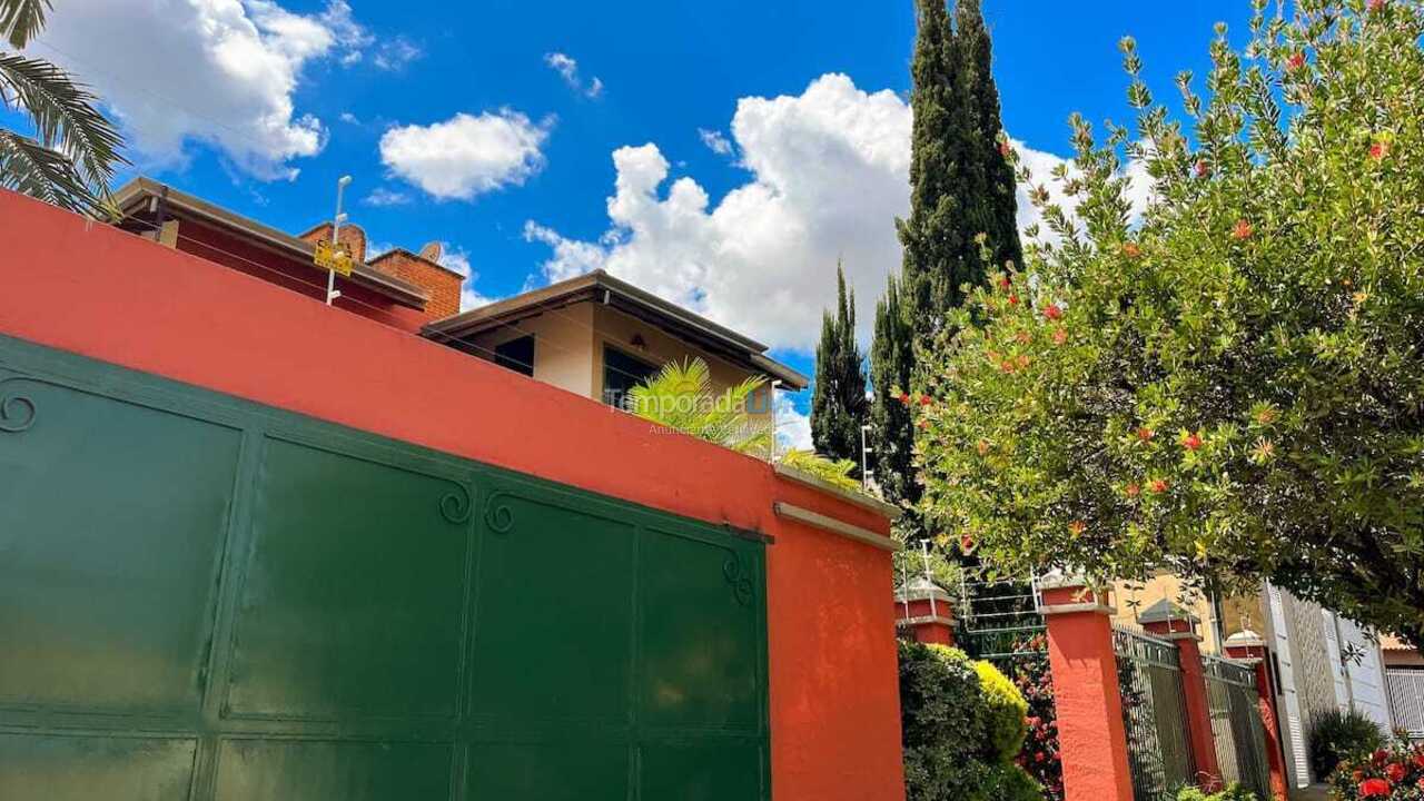 Casa para aluguel de temporada em Olímpia (Centro)