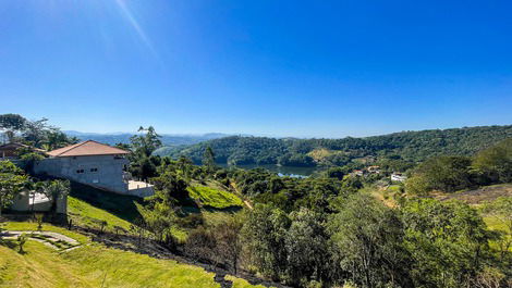 Igaratá - Finca muy cómoda con vista a la presa!