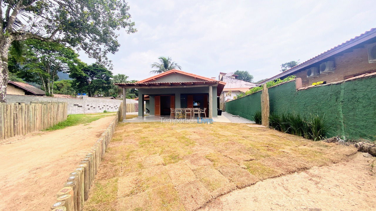 Casa para alquiler de vacaciones em Ubatuba (Praia do Lázaro)