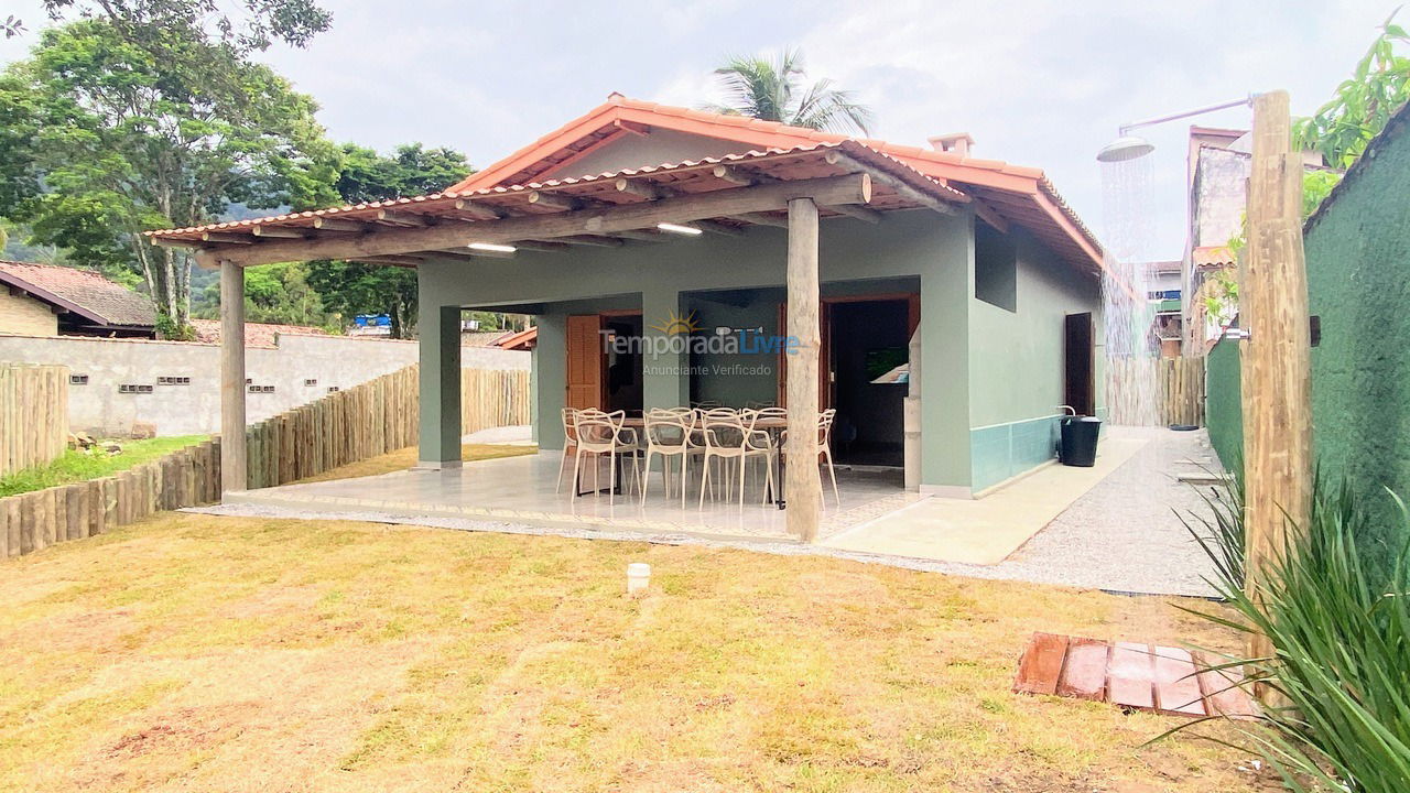 Casa para aluguel de temporada em Ubatuba (Praia do Lázaro)