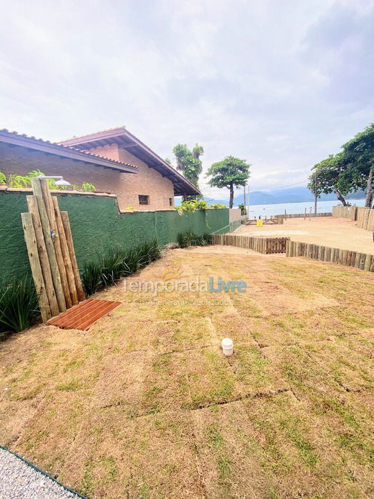 Casa para aluguel de temporada em Ubatuba (Praia do Lázaro)