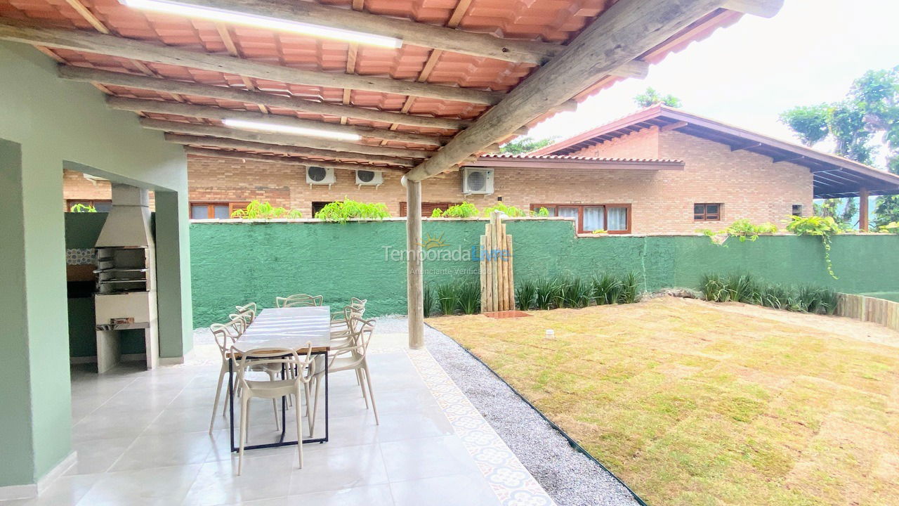 Casa para aluguel de temporada em Ubatuba (Praia do Lázaro)