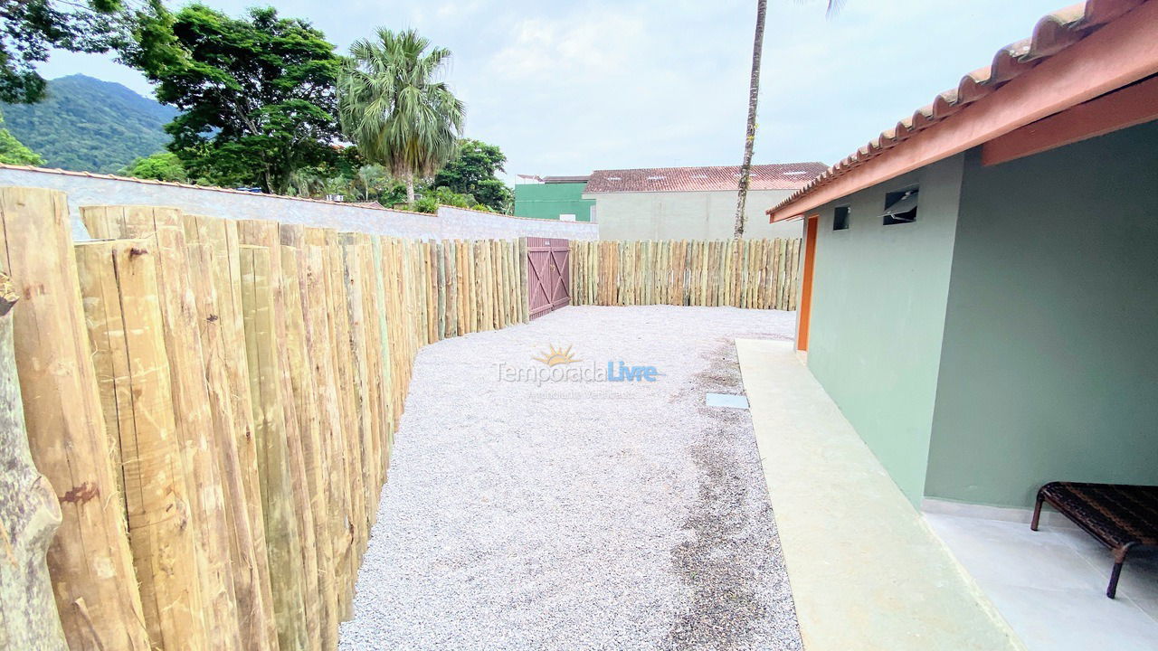 Casa para aluguel de temporada em Ubatuba (Praia do Lázaro)