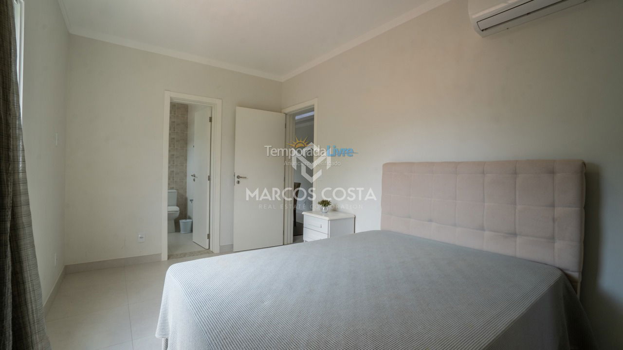 Apartment for vacation rental in Bombinhas (Praia de Bombas)