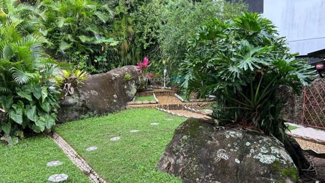 Casa para aluguel de temporada em São Francisco do Sul (Enseada)