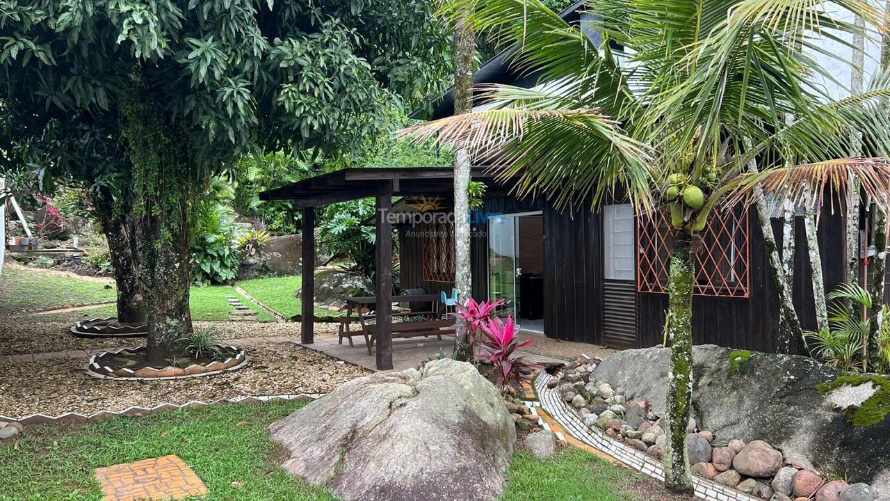 Casa para aluguel de temporada em São Francisco do Sul (Enseada)